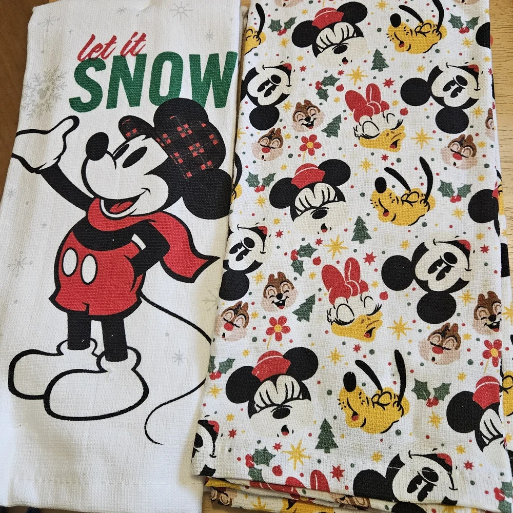 Disney Mickey Mouse & Friends Set Of 2 Hand Kitchen Towels Christmas Holiday